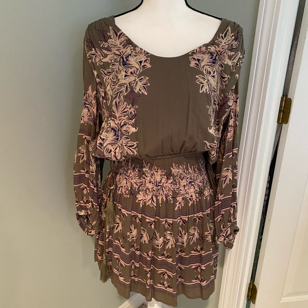 Free People dress. Size M. Olive floral print.